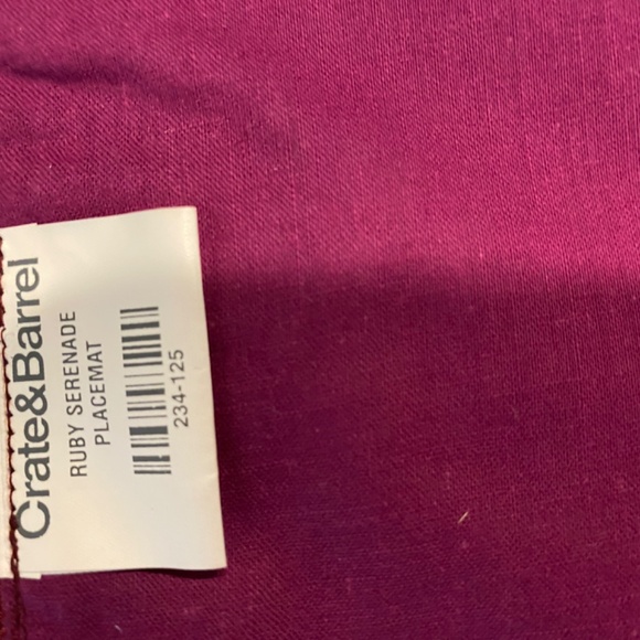 Beautiful new Christmas placemats new never used 18 x 14 with matching napkins - Picture 6 of 6